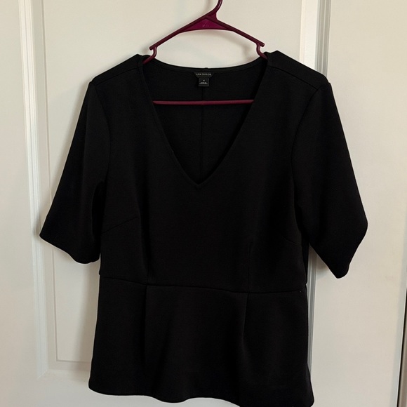 Ann Taylor Tops - Ann Taylor Black V-Neck Short Sleeve Knit Top Size M